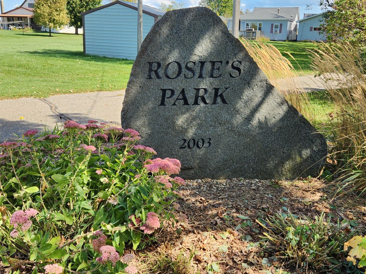 Rosie Park, Entrance Area